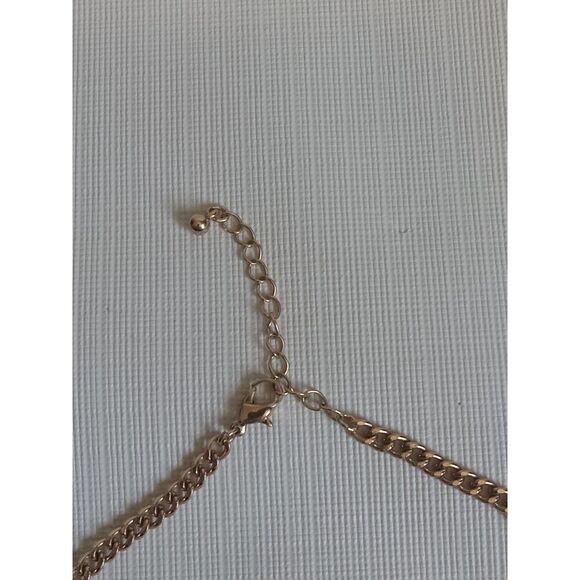 Gold Toned Teardrop Foil Cluster Single Strand Metal Statement Style Necklace - Picture 12 of 12